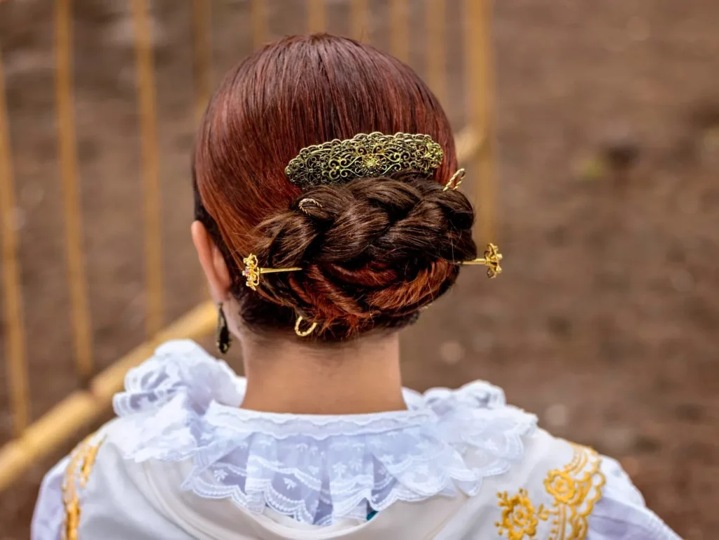 Historia del peinado de fallera